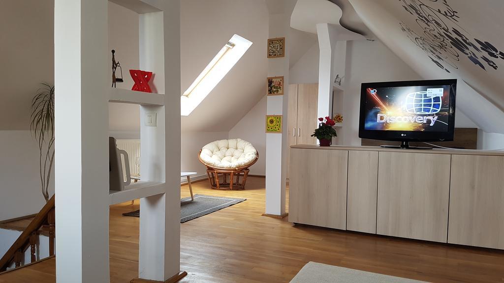 My Place - Butterflies Sibiu Bagian luar foto